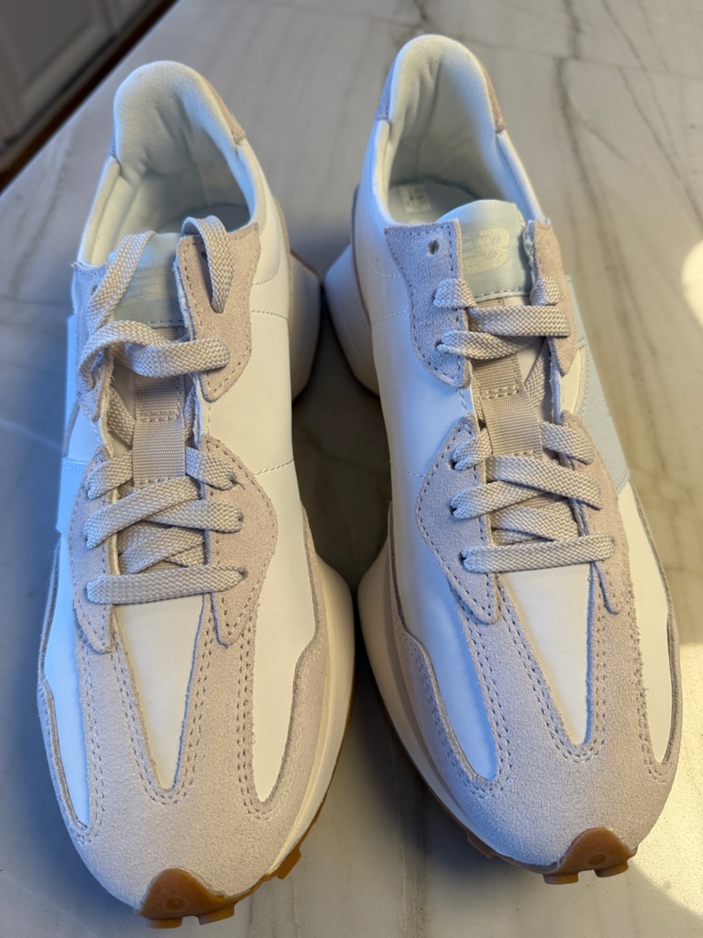 New Balance 327 NWT Women’s Ice Blue & White Retro Sneakers leather & suede